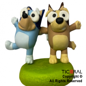 ADOR MAQUETA PERRITOS  BLUEY Y CHILLI PORCEANA FRIA x 1